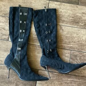 Chic Black Patterned Heeled Boots
